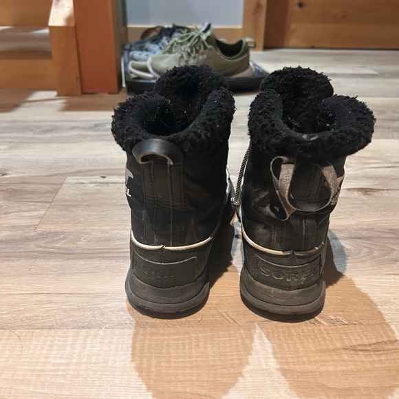 Sorel Winter Booties - Picture 3 of 6